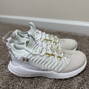 Under Armour Shoes Mens Size 7 White Gold Harper 9 Turf Baseball